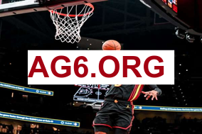 美媒晒斯图尔特打架照片：他甚至懒得解开膝盖上的冰敷绷带